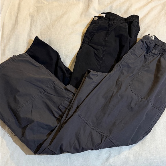 Two cargo pants - Picture 1 of 3